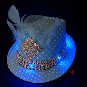 SOMBRERO GUAPO CELESTE CON LUNARES BLANCOS DECO PLATEADO CON LUZ x 1